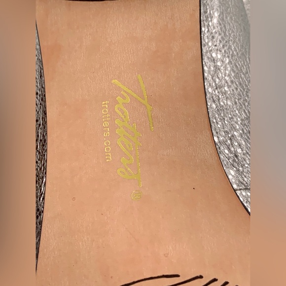 NWT Trotters Estee Leather Flats Shoes - Picture 10 of 14